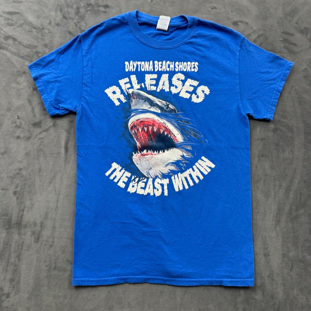 Gildan Daytona Beach Shores Shark Graphic T-Shirt Blue Small Beast Within